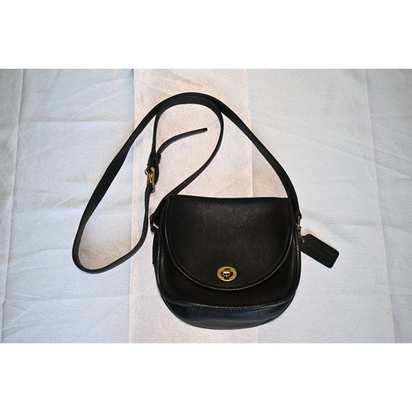 Coach Handbags - Vintage Coach Black Leather Crossbody Bag Turn Lock Flap USA 9981